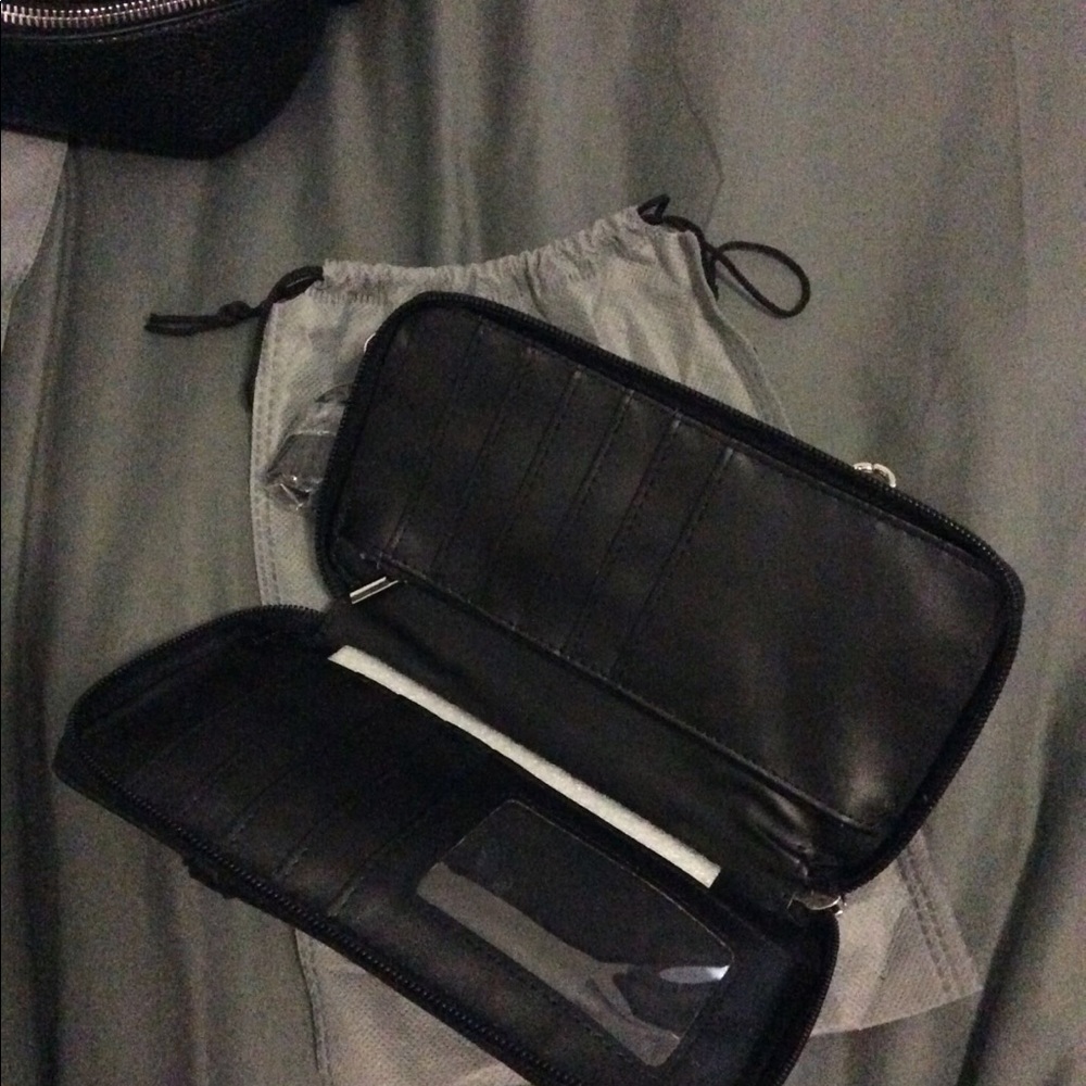 Jessica Moore phone wallet crossbody